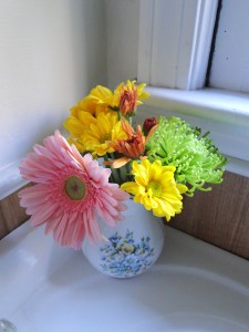 DSC00927 flowers in a vase