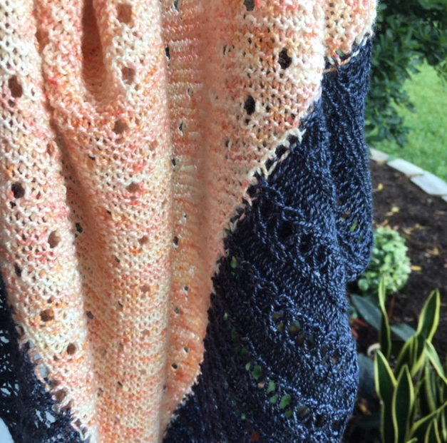 Dewdrops shawl is finished!