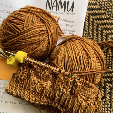 Knitting the Namu cowl