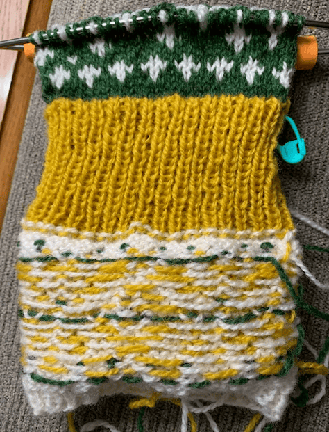 Milet mitten knitting