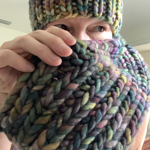 Scarf and hat in bulky yarn