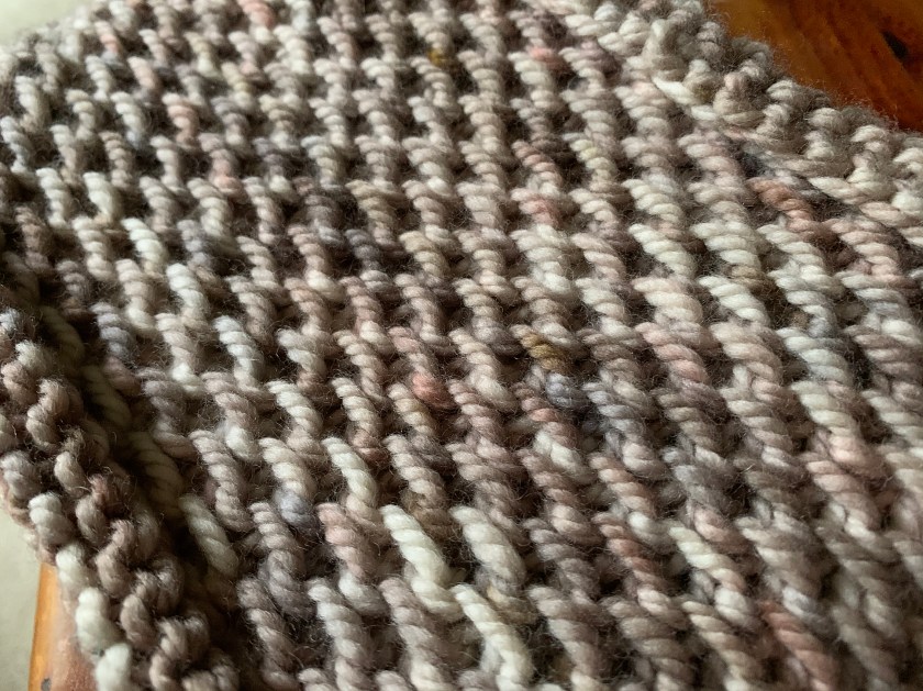 Slipped stitch cowl pattern
