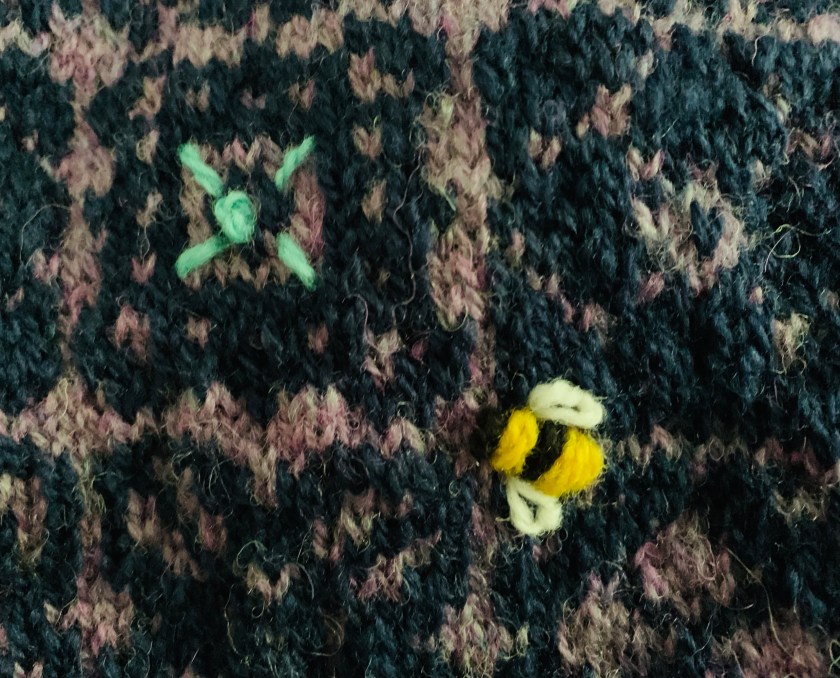 Embroidery bumblebee