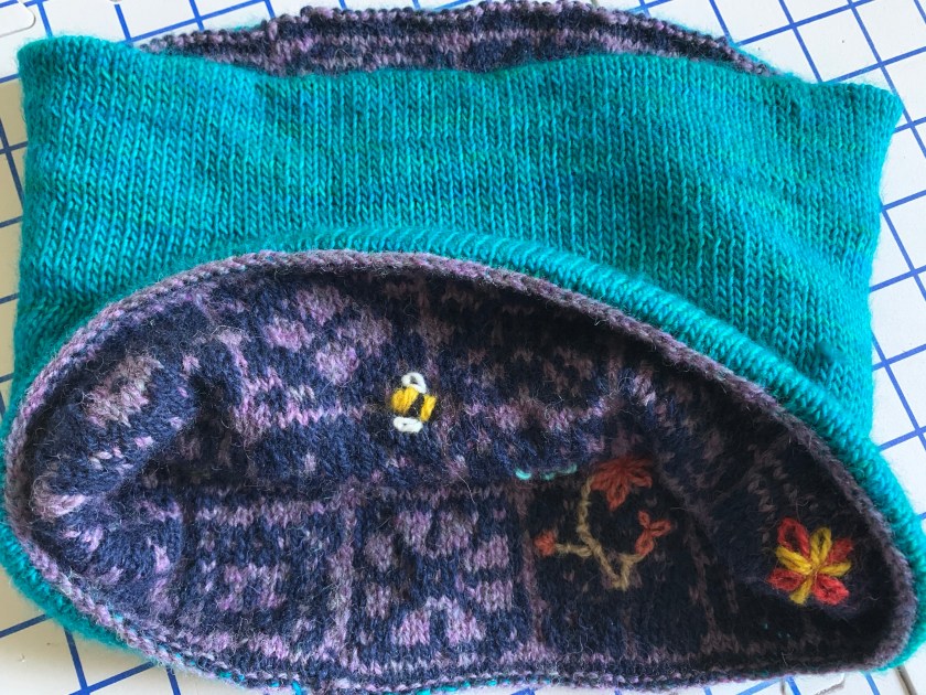 Keramos Cowl lined embroidery stranded colorwork