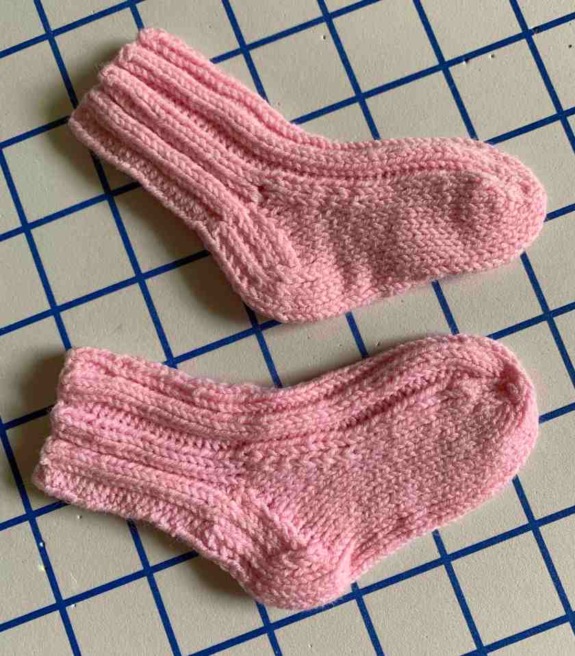 baby socks pink bubblegum yarn