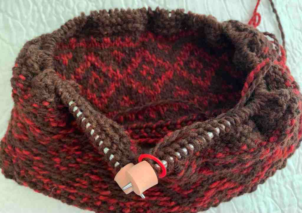 hat knitting, triple-patterned watchcap, colorwork, fair isle,