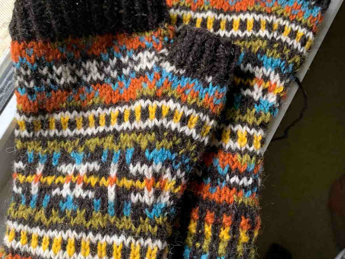 Knitting The Stellar Parallax Mitts by&nbsp;Bunnymuff