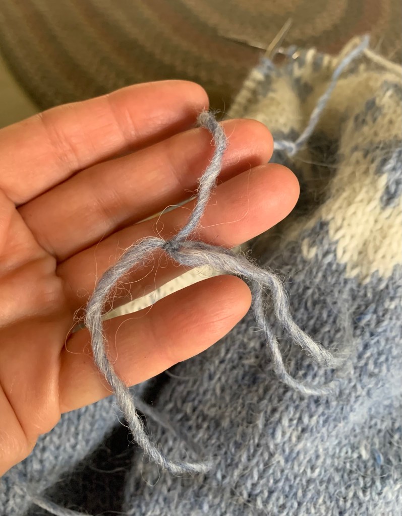 Lettlopi wool yarn knot