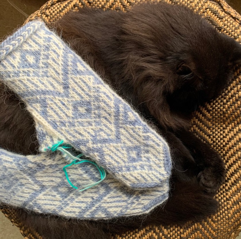 Clacks mittens in Lettlopi wool