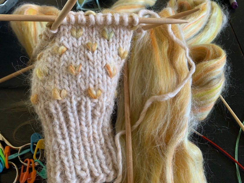 Knitting thrummed mittens