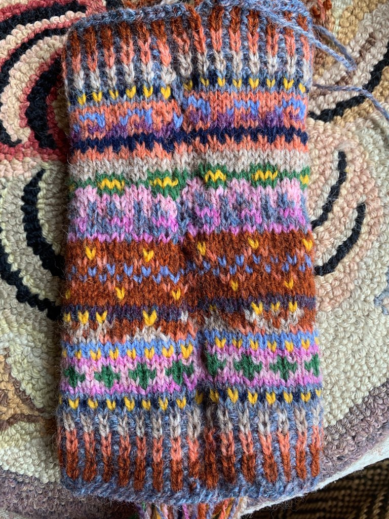 Knitting Fair Isle wrist warmers