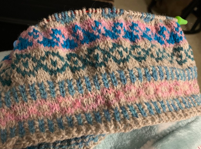 knitting colorwork hat