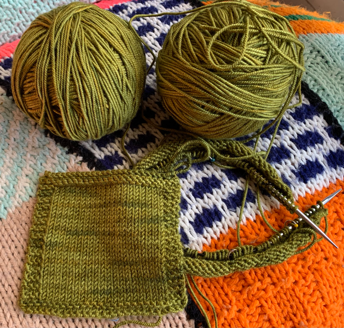 Casting On and Beginning The “Arco Iris” Sweater&nbsp;Pattern