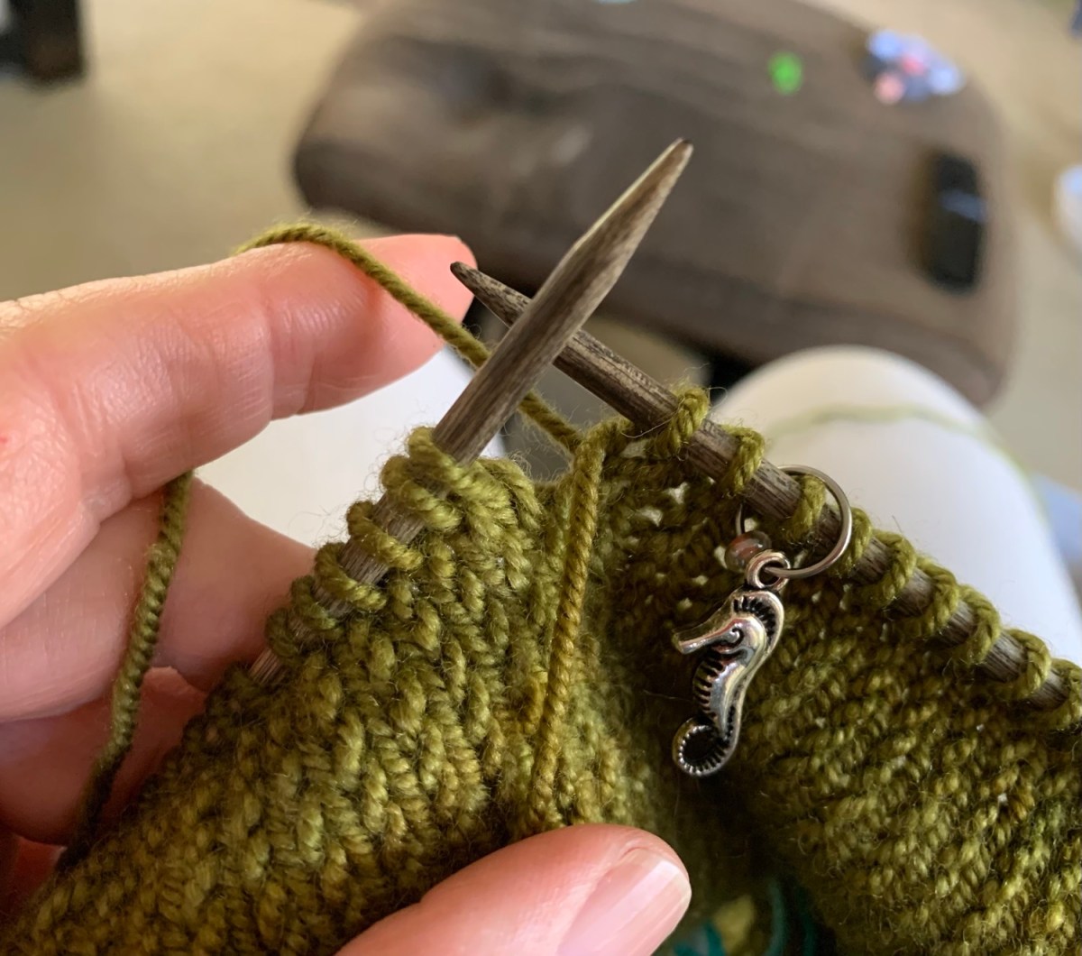 Alternating Yarn Skeins When Knitting in the&nbsp;Round