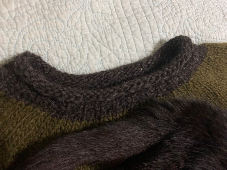 Joker sweater rolled collar