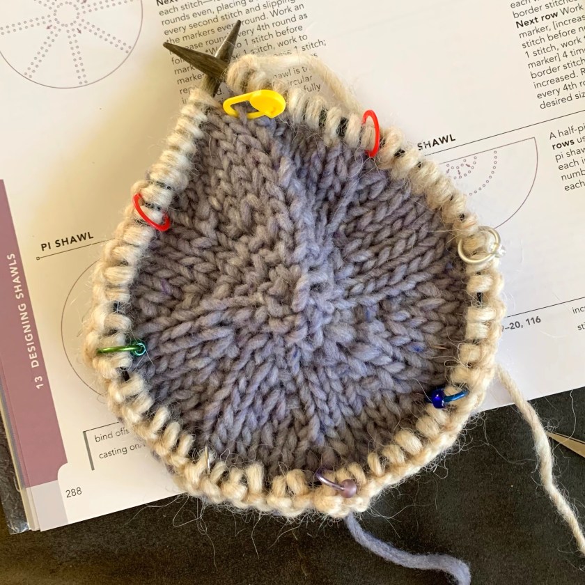 expanding round blanket