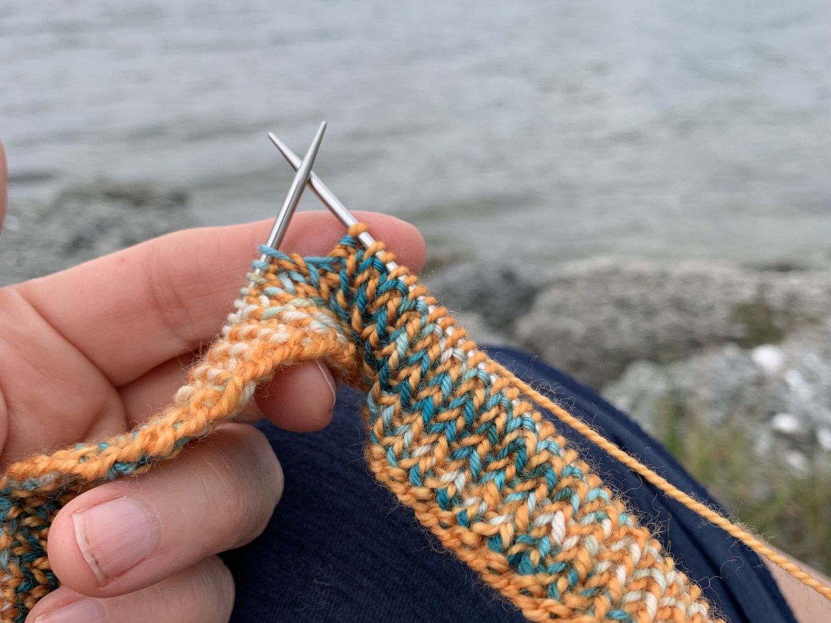 Ribbed Watch Cap Alternating Two Colors&nbsp;Invisibly