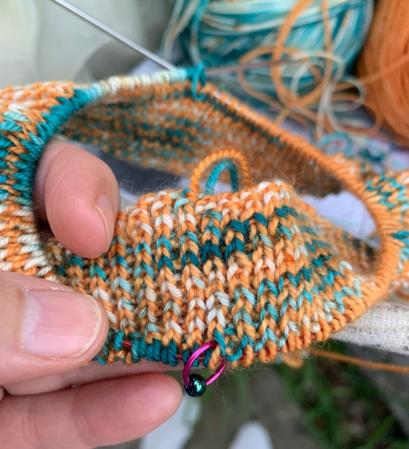 invisible yarn color change each row