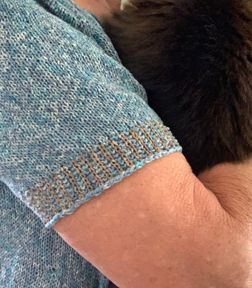 corrugated ribbing on sleeve