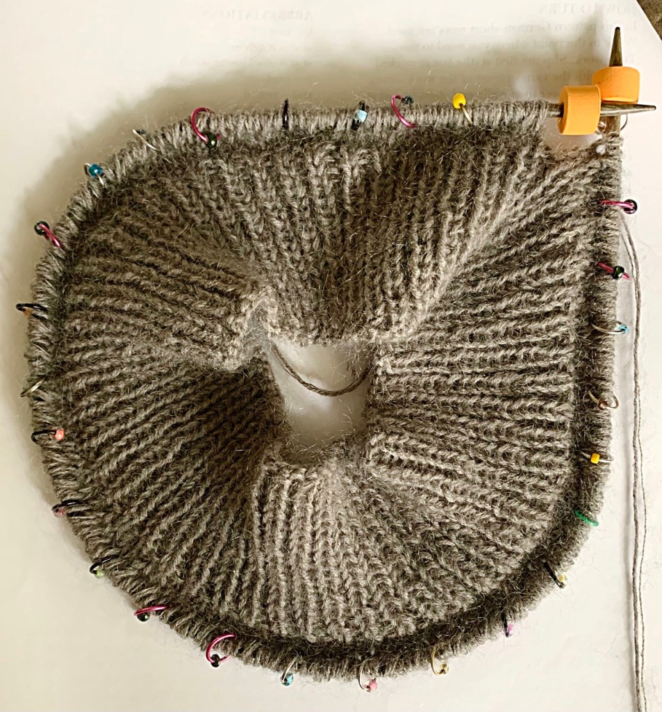 Field sweater neck ribbing