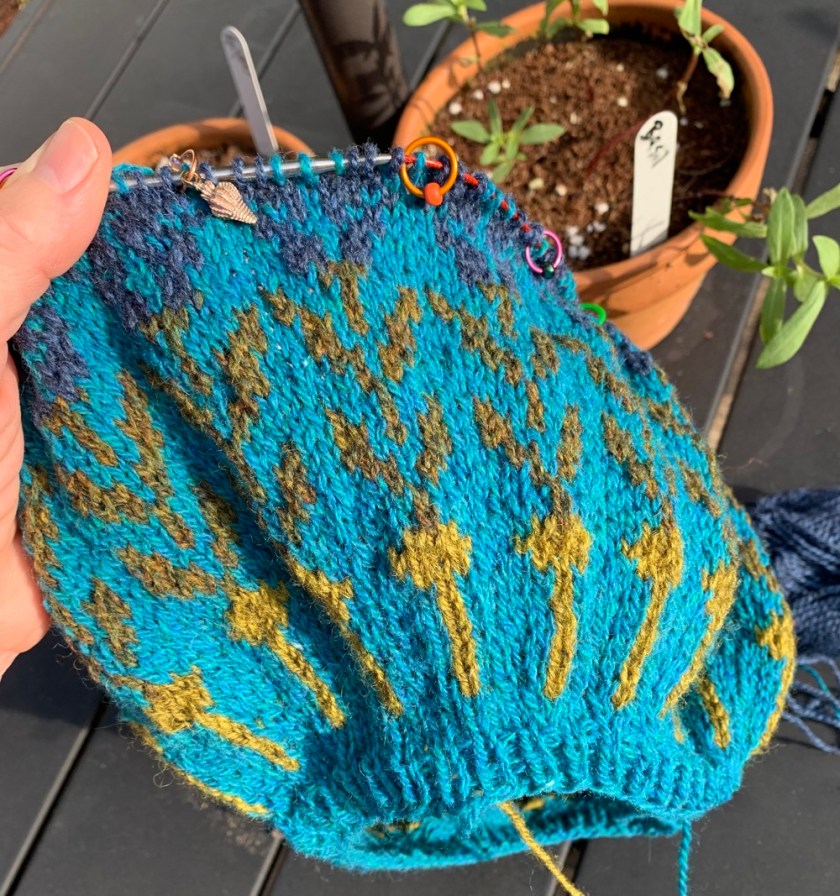 knitting Solvi sweater