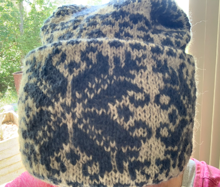 Thick brim in colorwork snowflake design of Doublemassa hat
