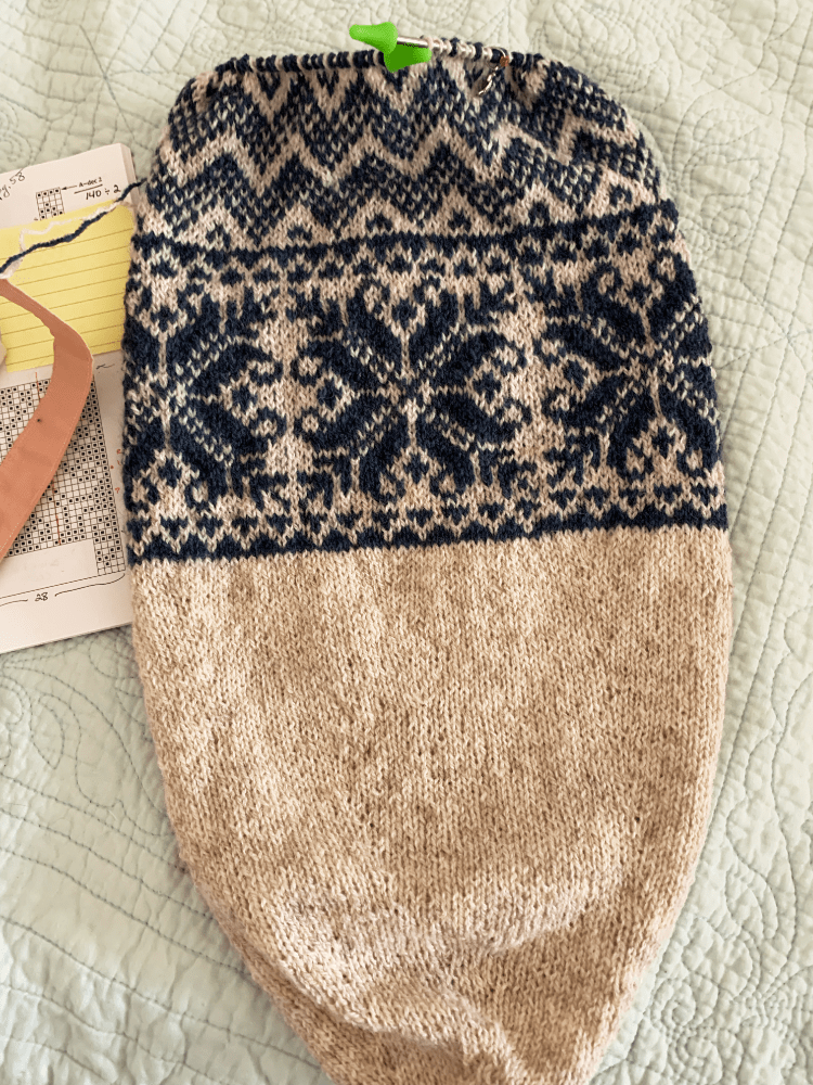 Fair Isle hat knitting pattern in dark blue