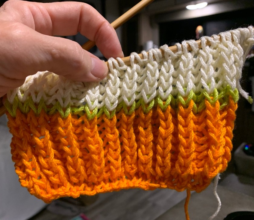 Knitting brioche in cotton for a dishcloth